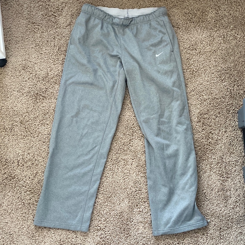 Nike sweatpants. Womens